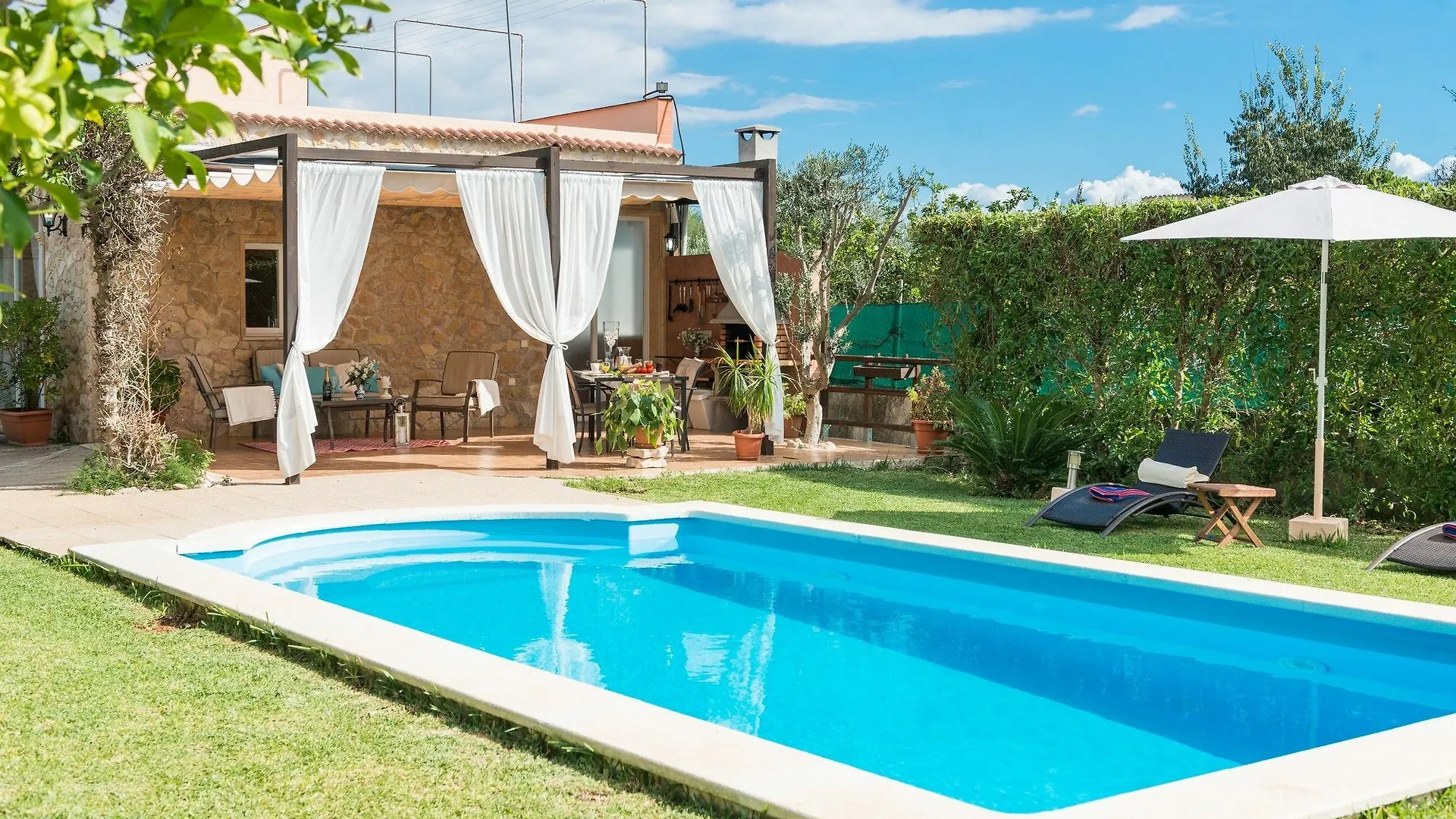 Alegre Villa Lloseta